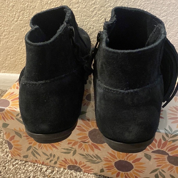 Woman’s Minnetonka moccasins - Picture 3 of 9